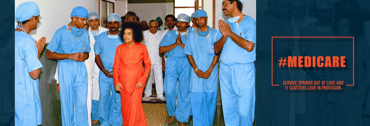Sri Sathya Sai Baba with Doctors,Maharashtra and Goa,Dharmakshetra(Medicare)